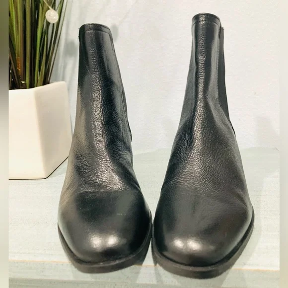 NEW Kenneth Cole Reaction Salt Chelsea Black Leather Ankle Bootie Women’s 7.5 - Picture 4 of 11